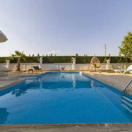 Marvelous With Private Pool In Muratpasa * Antalya