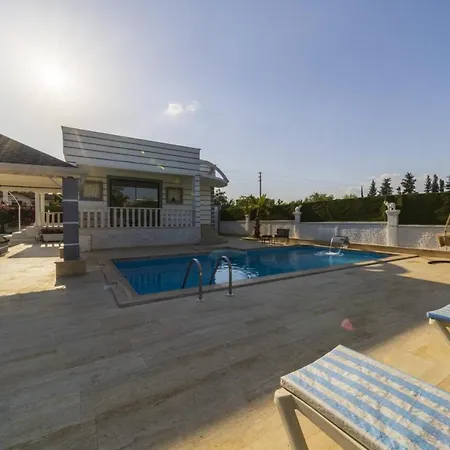 Marvelous With Private Pool In Muratpasa Villa *